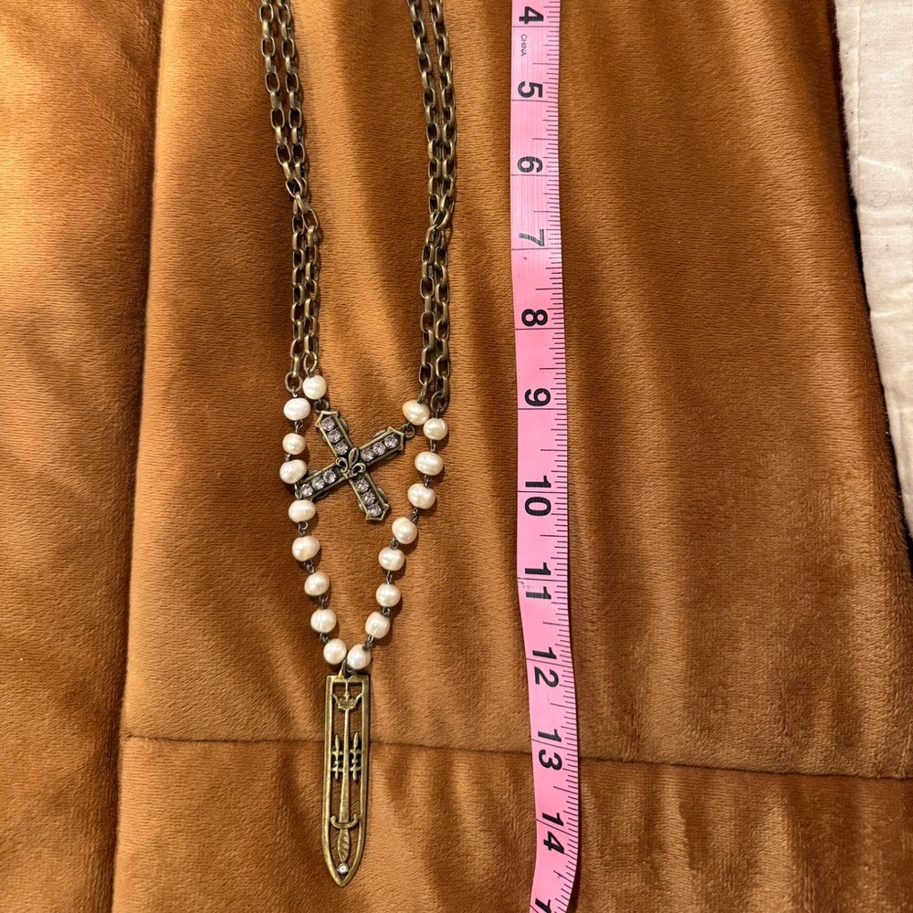 Vintage-Inspired Pearl and Gold Necklace